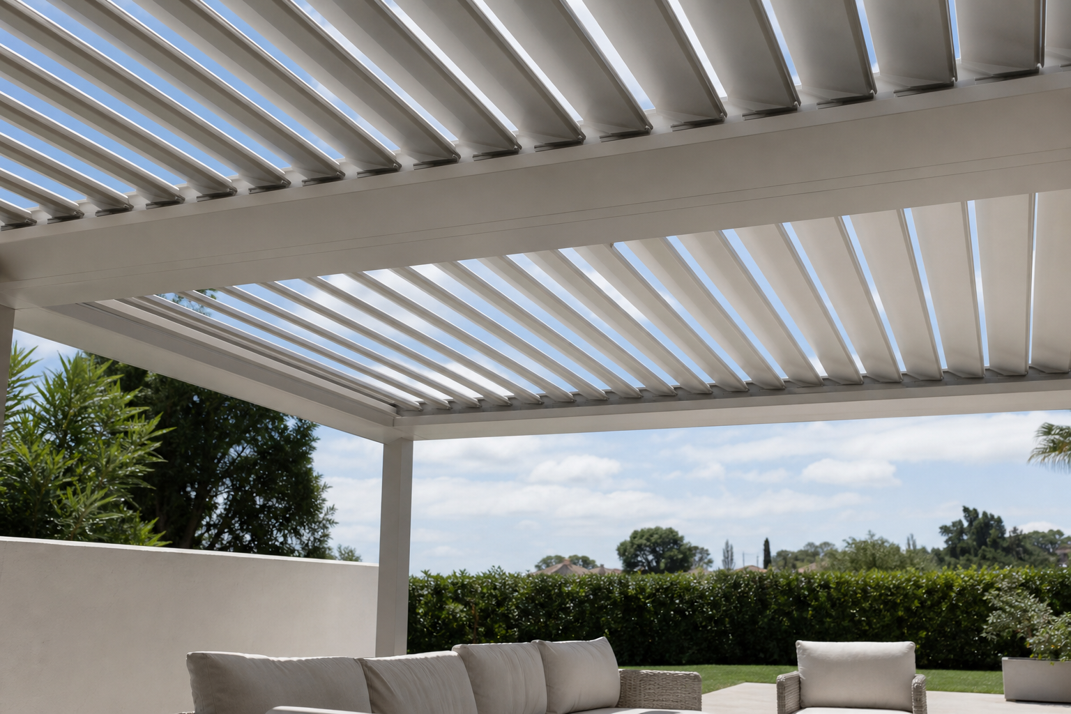 Adjustable aluminium louver roof patio